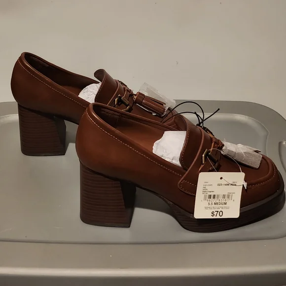 NWT a.n.a A New Approach Chunky Heels, Size 5.5 - Picture 7 of 14